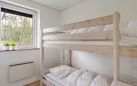 Gildo - 30Km from the Sea: Hout, Slaapkamer, Bed, Huis, Bedding, Laken, Beits, Bed Frame, Appartement, Hardwood