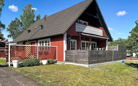 Orrefors: Gebouw, Venster, Huis, Dak, Huis, Verblijf, Woongebied, Siding, Veranda, Boerderij