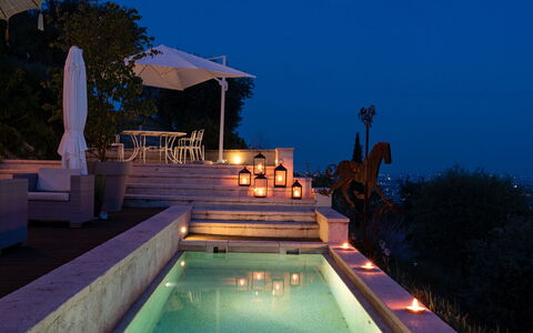 Asolina Villa: Blauw, Zwembad, Toevlucht, Samengesteld Materiaal, Eco Hotel, Bloempot, Buitenmeubels, Villa, Balkon, Schaduw