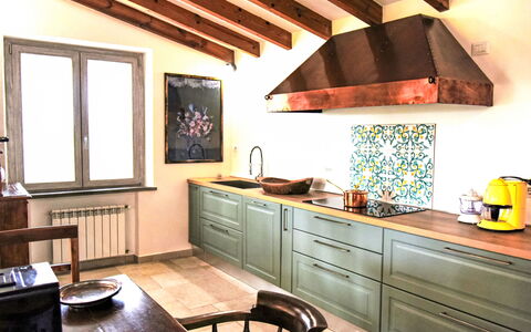 Caduceo: Keuken, Interieur Ontwerp, Meubilair, Countertop, Cabinetry, Flooring, Hout, Toestel Van De Keuken, Verdieping, Lichte Inrichting