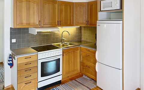 Hults-Kulla: Keuken, Toestel Van De Keuken, Cabinetry, Countertop, Flooring, Meubilair, Major Appliance, Hout, Verdieping, Interieur Ontwerp