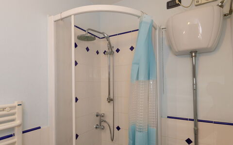 Campiglia Marittima 649: Muur, Loodgieterswerkinrichting, Wastafel In De Badkamer, Badkamer, Flooring, Verdieping, Loodgieter, Interieur Ontwerp, Wastafel, Kraan