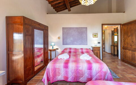 Campiglia Marittima 649: Meubilair, Interieur Ontwerp, Verdieping, Flooring, Hout, Plafond, Bed, Slaapkamer, Kamer, Verlichting