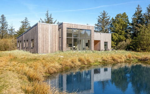 Nico - 1.4Km from the Sea: Hout, Meubilair, Appartement, Kamer, Plafond, Beits, Stoel, Hardwood, Vernis, Timmerhout