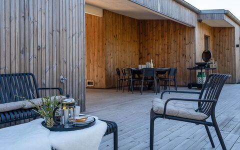 Nico - 1.4Km from the Sea: Hout, Meubilair, Appartement, Kamer, Plafond, Beits, Stoel, Hardwood, Vernis, Timmerhout