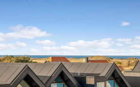 Saxi - 650M from the Sea: Verblijf, Backyard, Werf, Garden Gebouwen, Schuur, Siding, Buitenmeubels, Blokhut, Outdoor Structuur, Keet