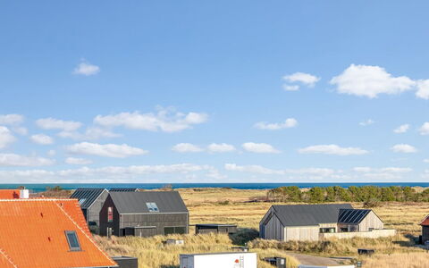 Saxi - 650M from the Sea: Verblijf, Backyard, Werf, Garden Gebouwen, Schuur, Siding, Buitenmeubels, Blokhut, Outdoor Structuur, Keet