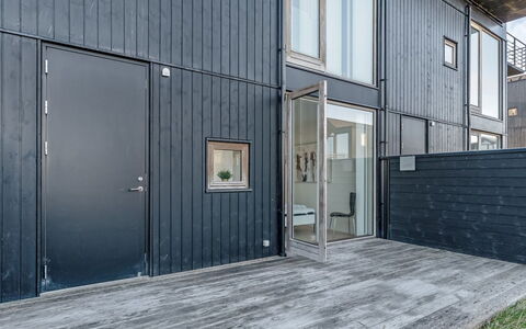Saxi - 650M from the Sea: Verblijf, Backyard, Werf, Garden Gebouwen, Schuur, Siding, Buitenmeubels, Blokhut, Outdoor Structuur, Keet
