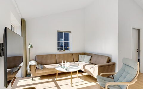 Eida - 500M from the Sea: Verblijf, Backyard, Werf, Garden Gebouwen, Schuur, Siding, Buitenmeubels, Blokhut, Outdoor Structuur, Keet