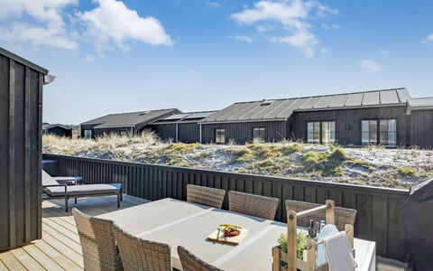 Eida - 500M from the Sea: Verblijf, Backyard, Werf, Garden Gebouwen, Schuur, Siding, Buitenmeubels, Blokhut, Outdoor Structuur, Keet
