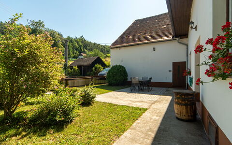 Forrest Haven Vodice: Huis, Verblijf, Tuin, Landscaping, Schaduw, Backyard, Gazon, Werf, Boerderij, Oprit