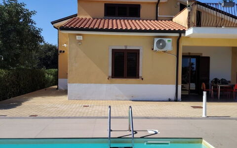 Scrusciu Do Vientu: Zwembad, Woongebied, Huis, Huis, Samengesteld Materiaal, Schaduw, Toevlucht, Hacienda, Villa, Eco Hotel