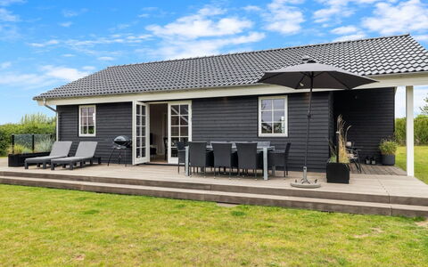 Rixa - 350M from the Sea: Hout, Meubilair, Appartement, Kamer, Plafond, Beits, Stoel, Hardwood, Vernis, Timmerhout