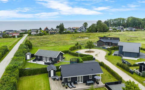 Rixa - 350M from the Sea: Hout, Meubilair, Appartement, Kamer, Plafond, Beits, Stoel, Hardwood, Vernis, Timmerhout