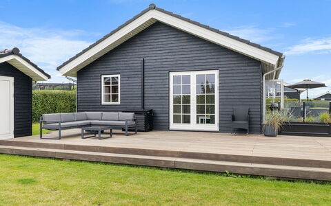 Rixa - 350M from the Sea: Hout, Meubilair, Appartement, Kamer, Plafond, Beits, Stoel, Hardwood, Vernis, Timmerhout