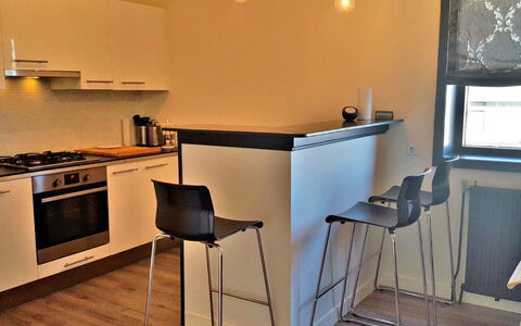Bella: Meubilair, Interieur Ontwerp, Flooring, Verdieping, Hout, Keuken, Countertop, Stoel, Plafond, Verlichting
