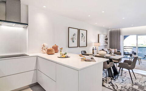 Albufeira Prestige - Sunny Way: Interieur Ontwerp, Flooring, Verdieping, Keuken, Meubilair, Countertop, Appartement, Cabinetry, Huishoudapparatuur