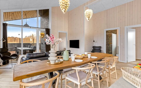 Thorin - 1.2Km from the Sea: Verblijf, Backyard, Werf, Garden Gebouwen, Schuur, Siding, Buitenmeubels, Blokhut, Outdoor Structuur, Keet