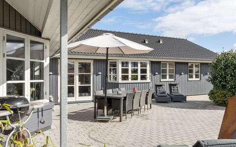 Esben - 11Km from the Sea: Dak, Huis, Huis, Verblijf, Siding, Landgoed, Oprit, Garden Gebouwen, Werf, Schuur
