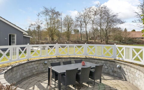 Esben - 11Km from the Sea: Dak, Huis, Huis, Verblijf, Siding, Landgoed, Oprit, Garden Gebouwen, Werf, Schuur