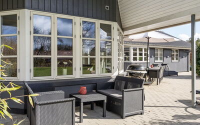 Esben - 11Km from the Sea