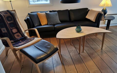 Ensio - 1.2Km from the Sea: Meubilair, Flooring, Hout, Verdieping, Houten Vloer, Interieur Ontwerp, Hardwood, Beits, Woonkamer, Laminaatvloer