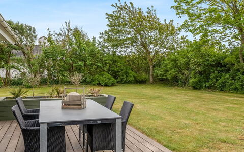 Ensio - 1.2Km from the Sea: Meubilair, Buitenmeubels, Struik, Buitentafel, Tuin, Land Lot, Tafel, Stoel, Keuken En Eettafel