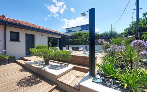 Maison Dune: Huis, Woongebied, Architectuur, Huis, Tuin, Samengesteld Materiaal, Schaduw, Landscaping, Eco Hotel, Binnenplaats