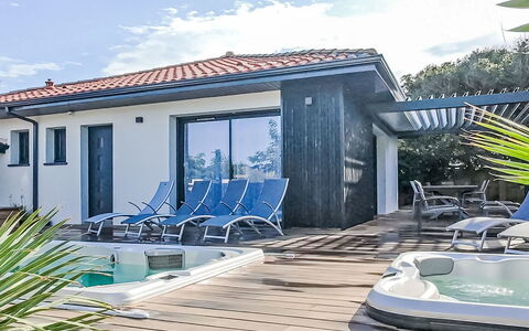 Maison Dune: Huis, Buitenmeubels, Deur, Samengesteld Materiaal, Toevlucht, Zwembad, Schaduw, Stoel, Landgoed, Eco Hotel