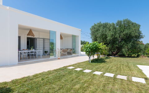 Lacorte di Ninetta: Schaduw, Landgoed, Landscaping, Tuin, Ontwerp, Stoel, Outdoor Structuur, Werf, Binnenplaats, Hacienda