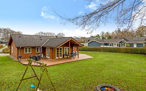 Marisol - 200M from the Sea: Verblijf, Backyard, Werf, Garden Gebouwen, Schuur, Siding, Buitenmeubels, Blokhut, Outdoor Structuur, Keet