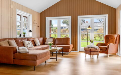 Marisol - 200M from the Sea: Verblijf, Backyard, Werf, Garden Gebouwen, Schuur, Siding, Buitenmeubels, Blokhut, Outdoor Structuur, Keet