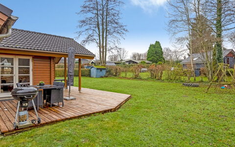 Marisol - 200M from the Sea: Verblijf, Backyard, Werf, Garden Gebouwen, Schuur, Siding, Buitenmeubels, Blokhut, Outdoor Structuur, Keet