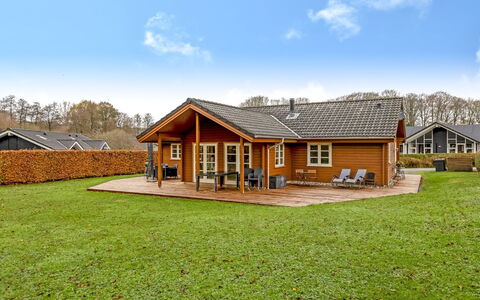 Marisol - 200M from the Sea: Verblijf, Backyard, Werf, Garden Gebouwen, Schuur, Siding, Buitenmeubels, Blokhut, Outdoor Structuur, Keet