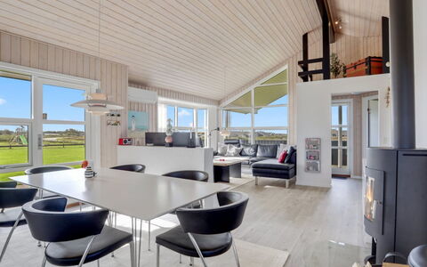 Anthea - 450M from the Sea: Plafond, Huis, Deur, Verblijf, Veranda, Keuken En Eettafel, Landgoed, Schaduw, Hardwood, Ontwerp