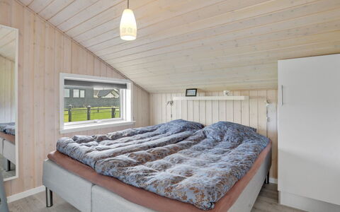 Anthea - 450M from the Sea: Hout, Huis, Slaapkamer, Plafond, Bed Frame, Hardwood, Beits, Bed, Plank, Daylighting