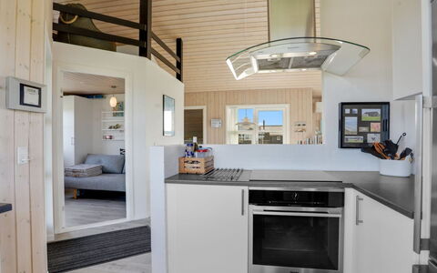Anthea - 450M from the Sea: Hout, Interieur Ontwerp, Verdieping, Flooring, Kamer, Plafond, Beits, Hardwood, Keuken, Ontwerp