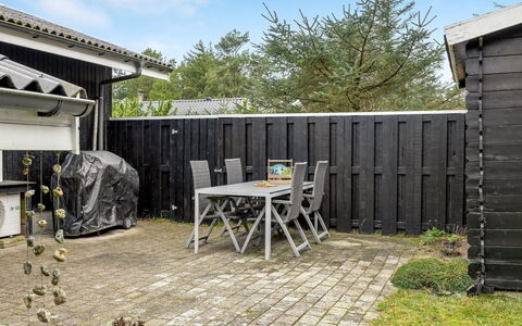 Gidske - 850M from the Sea: Dak, Huis, Huis, Verblijf, Deur, Siding, Dek, Veranda, Plank, Hardwood