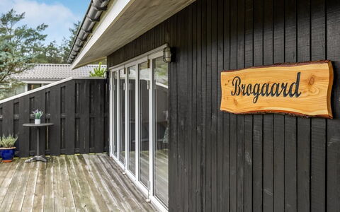 Gidske - 850M from the Sea: Dak, Huis, Huis, Verblijf, Deur, Siding, Dek, Veranda, Plank, Hardwood