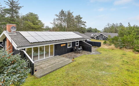 Gidske - 850M from the Sea: Dak, Huis, Huis, Verblijf, Deur, Siding, Dek, Veranda, Plank, Hardwood