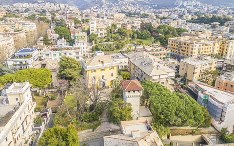 Torre Dell'Amore, Genova, Seaview: Dag, Boom, Gebouw, Stedelijk Gebied, Woongebied, Stad,  Dorf\, Buurt, Dak, Appartement