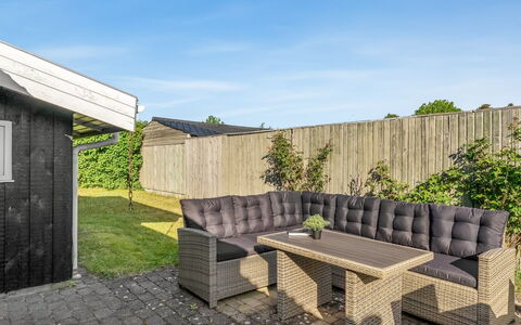 Yma - 250M from the Sea: Tuin, Plank, Hardwood, Buitentafel, Beits, Buitenmeubels, Landscaping, Werf, Dek, Schaduw