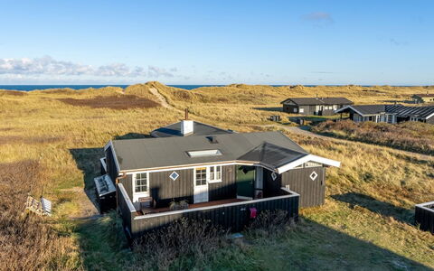 Odeta - 50M from the Sea: Verblijf, Backyard, Werf, Garden Gebouwen, Schuur, Siding, Buitenmeubels, Blokhut, Outdoor Structuur, Keet