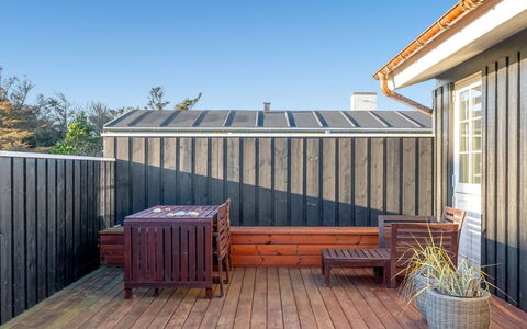 Odeta - 50M from the Sea: Verblijf, Backyard, Werf, Garden Gebouwen, Schuur, Siding, Buitenmeubels, Blokhut, Outdoor Structuur, Keet
