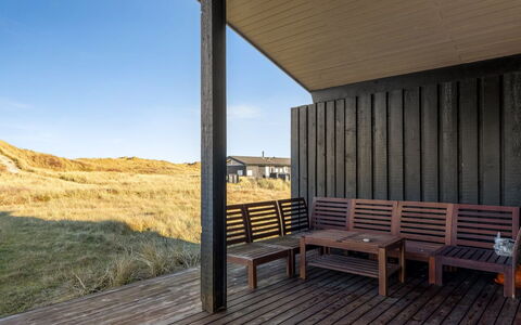 Odeta - 50M from the Sea: Verblijf, Backyard, Werf, Garden Gebouwen, Schuur, Siding, Buitenmeubels, Blokhut, Outdoor Structuur, Keet