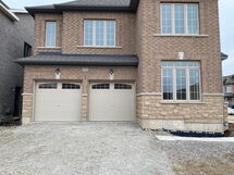 Haus in Brampton mit Privatem Parkplatz