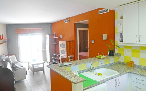 Las Dunas: Kamer, Eigendom, Geel, Oranje, Keuken, Meubilair, Gebouw, Interieur Ontwerp, Huis, Cabinetry