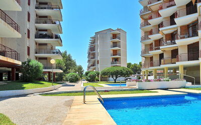 Jávea 163: Gebouw, Fabriek, Water, Lucht, Dag, Eigendom, Venster, Azure, Boom, Zwembad