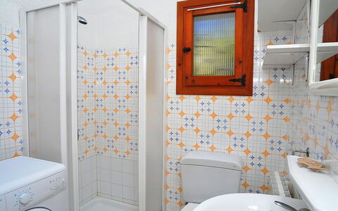 Balcon al Mar: Badkamer, Kamer, Eigendom, Oranje, Tegel, Muur, Loodgieterswerkinrichting, Interieur Ontwerp, Architectuur, Huis