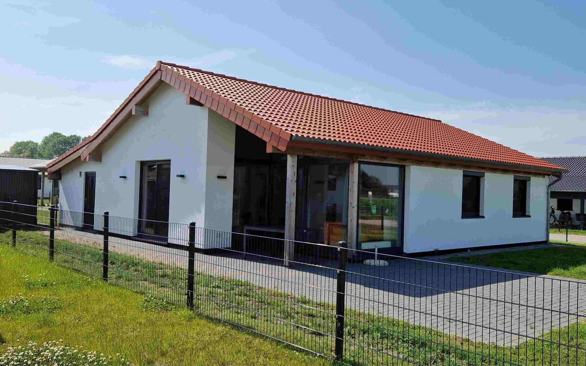 G1 Eingezäuntes Haus mit Kamin in Eckwarderhörne